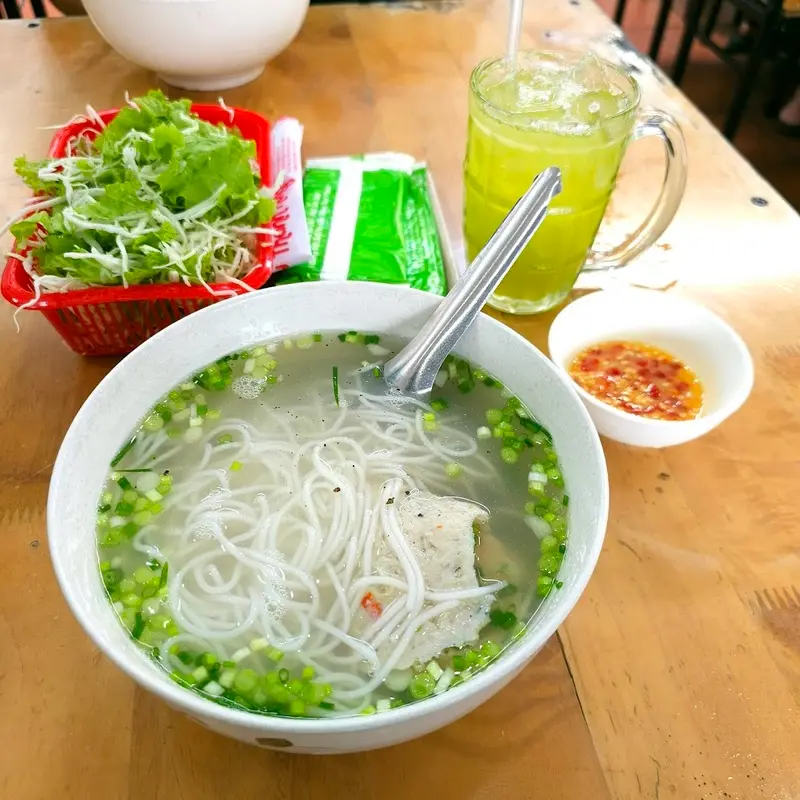 Food tour dọc tuyến metro số 1: Chặng dừng kh&aacute;m ph&aacute; từng hương vị 11