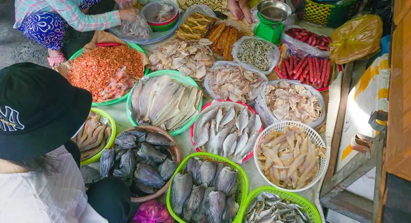 Gh&eacute; thăm chợ Vườn Chuối, kh&aacute;m ph&aacute; n&eacute;t đẹp xưa của chợ S&agrave;i G&ograve;n 6