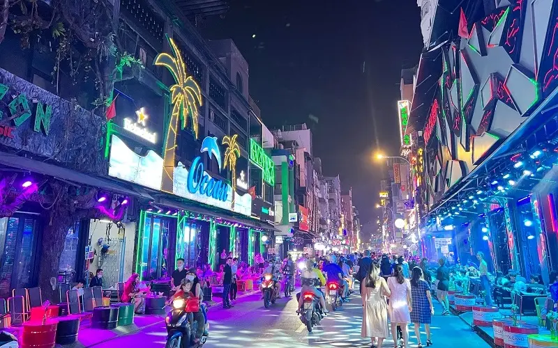Hẻm 144 Pasteur: Điểm check-in &ldquo;độc lạ&rdquo; giữa l&ograve;ng S&agrave;i G&ograve;n 11
