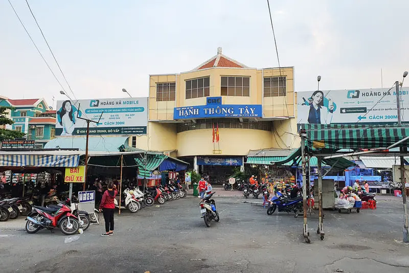 Kh&aacute;m ph&aacute; 8 khu chợ G&ograve; Vấp sầm uất m&agrave; bạn n&ecirc;n gh&eacute; thử một lần 2