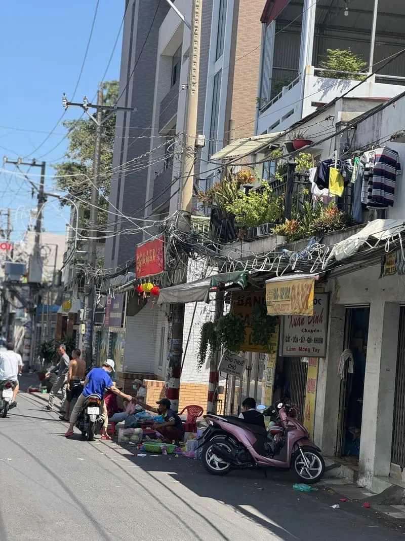 Kh&aacute;m ph&aacute; 8 khu chợ G&ograve; Vấp sầm uất m&agrave; bạn n&ecirc;n gh&eacute; thử một lần 5