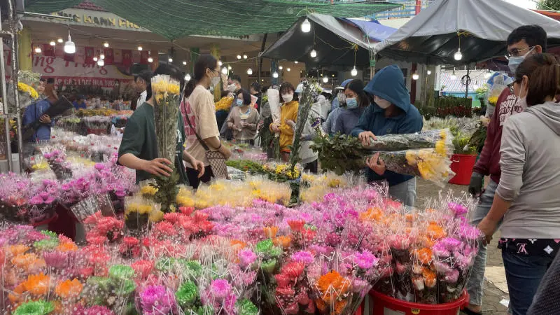 Kh&aacute;m ph&aacute; chợ Hồ Thị Kỷ, khu chợ hoa nhộn nhịp về đ&ecirc;m 3