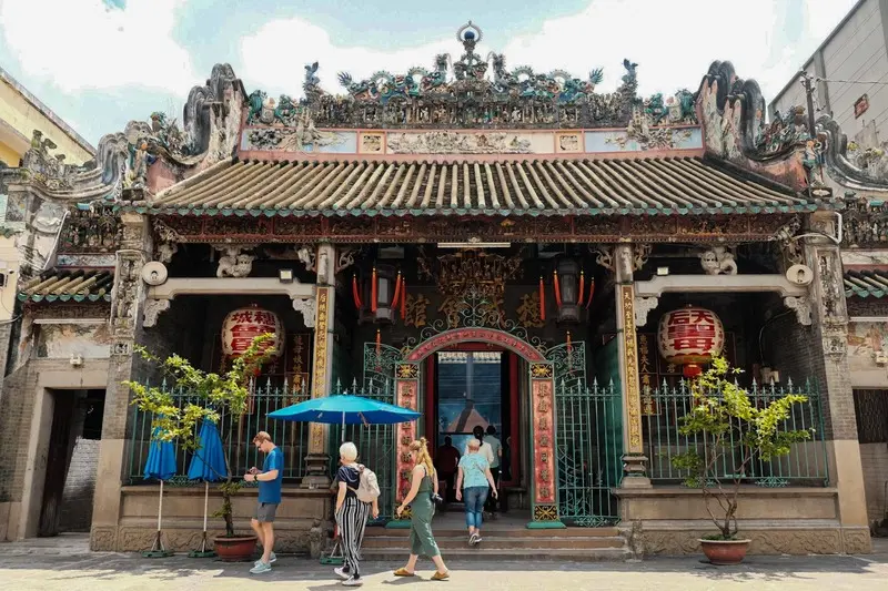 Kh&aacute;m ph&aacute; phường Chợ Lớn với lịch sử, văn h&oacute;a đậm n&eacute;t Hoa 9