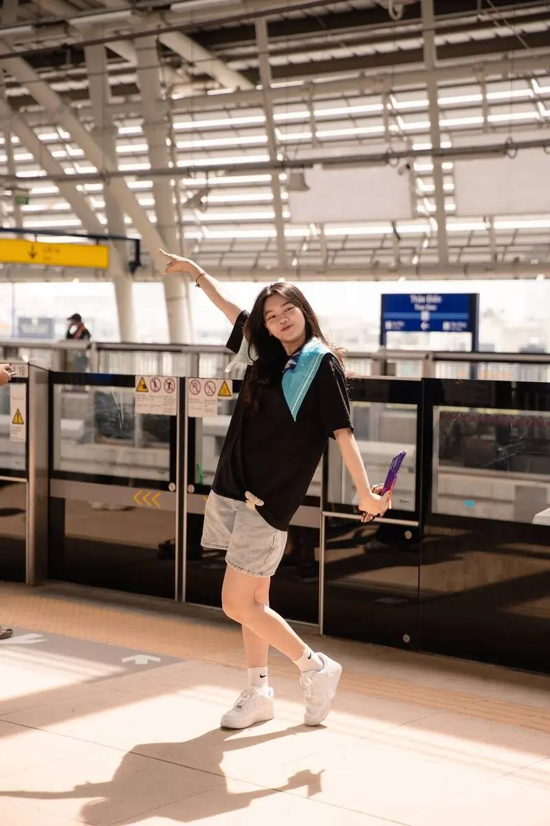 Loạt g&oacute;c check-in cực điện ảnh tại metro Bến Th&agrave;nh Suối Ti&ecirc;n 29