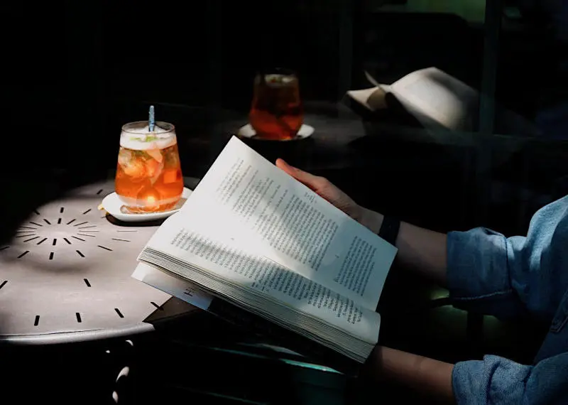 Nh&atilde; Nam Books N' Coffee, c&agrave; ph&ecirc; s&aacute;ch y&ecirc;n ả giữa l&ograve;ng S&agrave;i G&ograve;n 14