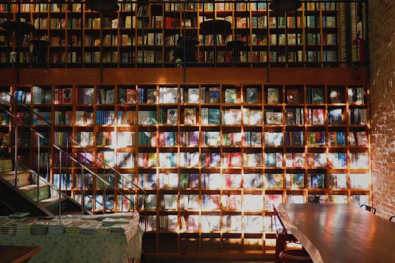 Nh&atilde; Nam Books N' Coffee, c&agrave; ph&ecirc; s&aacute;ch y&ecirc;n ả giữa l&ograve;ng S&agrave;i G&ograve;n 3
