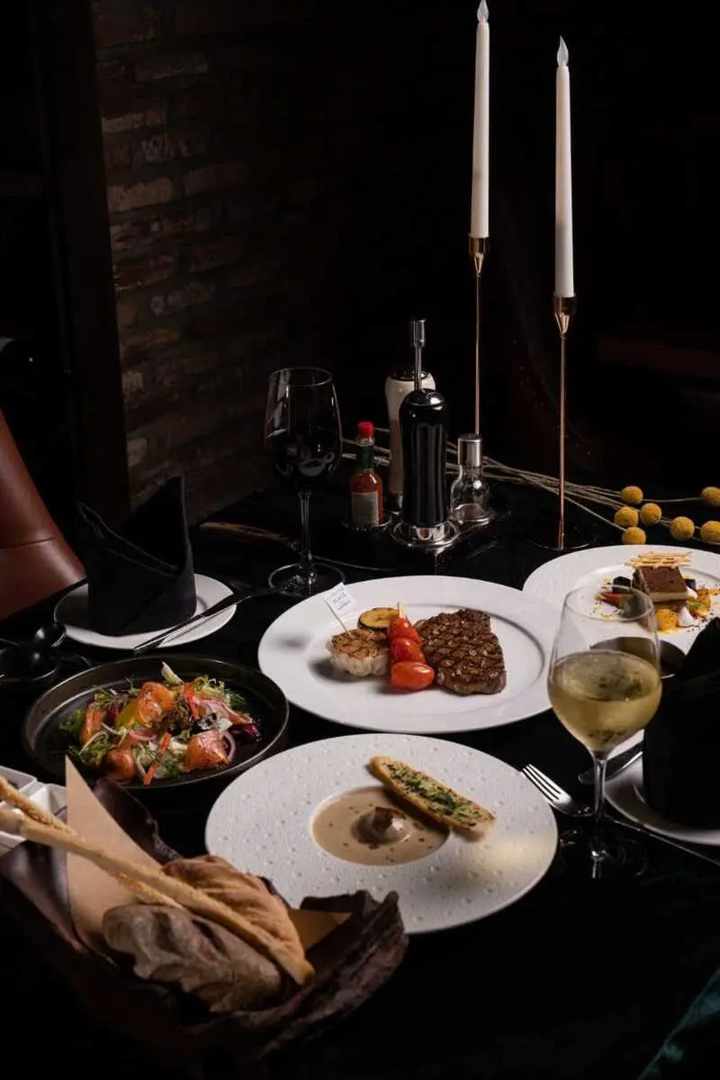 Top 6 nh&agrave; h&agrave;ng beefsteak S&agrave;i G&ograve;n, hương vị đẳng cấp đến từ sự xa hoa 5