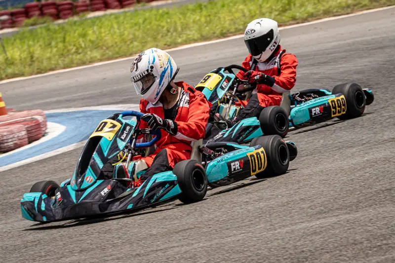 Trải nghiệm đua xe Go Kart cực ch&aacute;y cho team m&ecirc; tốc độ 8