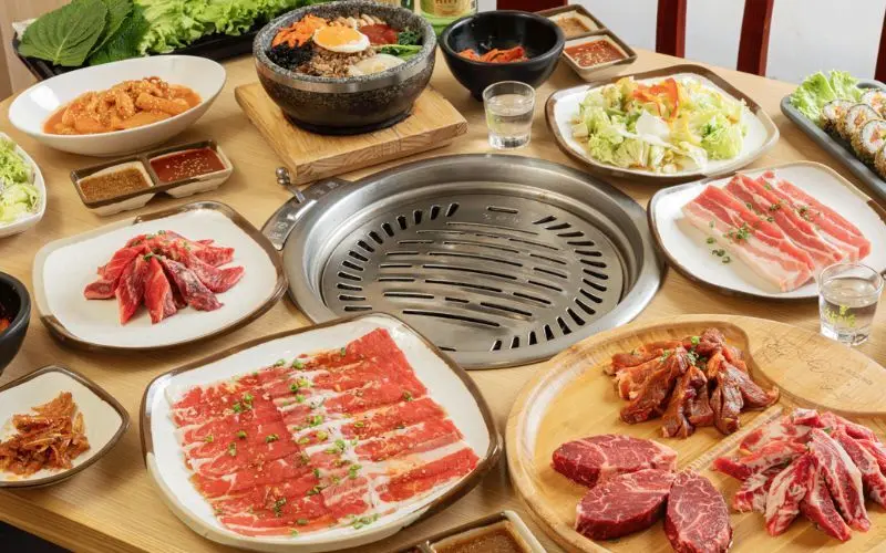 Vạn Hạnh Mall c&oacute; g&igrave;? Kinh nghiệm ăn chơi, mua sắm chi tiết nhất 18