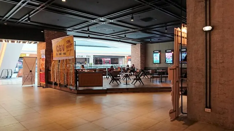 Vạn Hạnh Mall c&oacute; g&igrave;? Kinh nghiệm ăn chơi, mua sắm chi tiết nhất 12