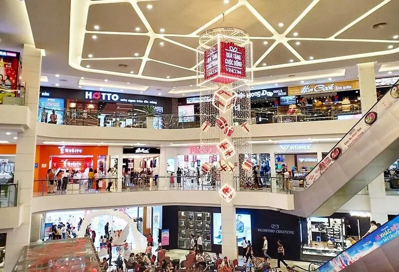 Vincom Plaza Quang Trung, thi&ecirc;n đường mua sắm v&agrave; giải tr&iacute; 8
