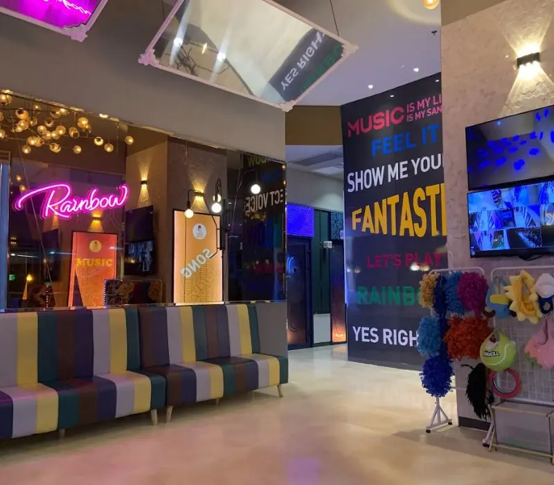 Review Karaoke Rainbow tại TP.HCM – Hát cực đã, giá cực mềm
