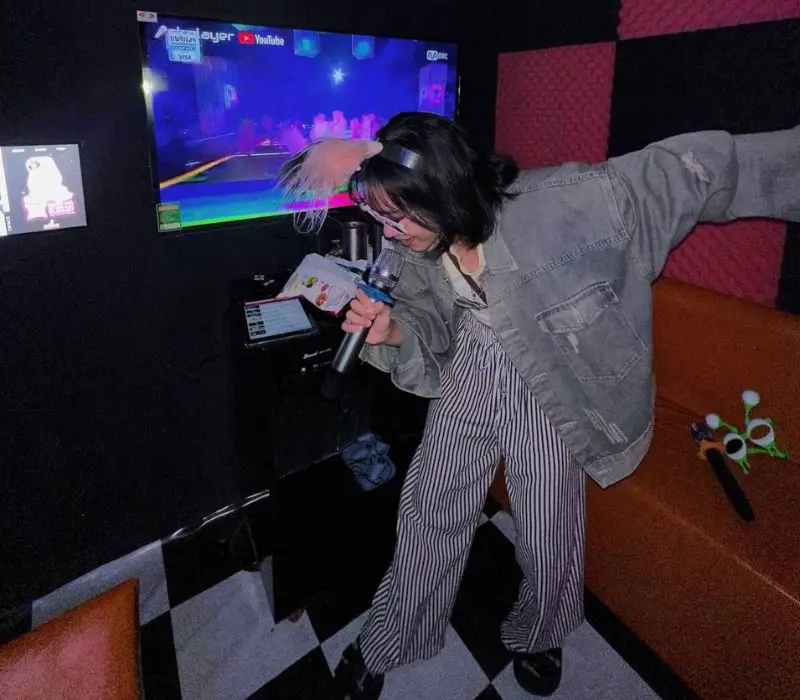 Top 6 quán karaoke Bình Thạnh chất lượng, giá hát bình dân