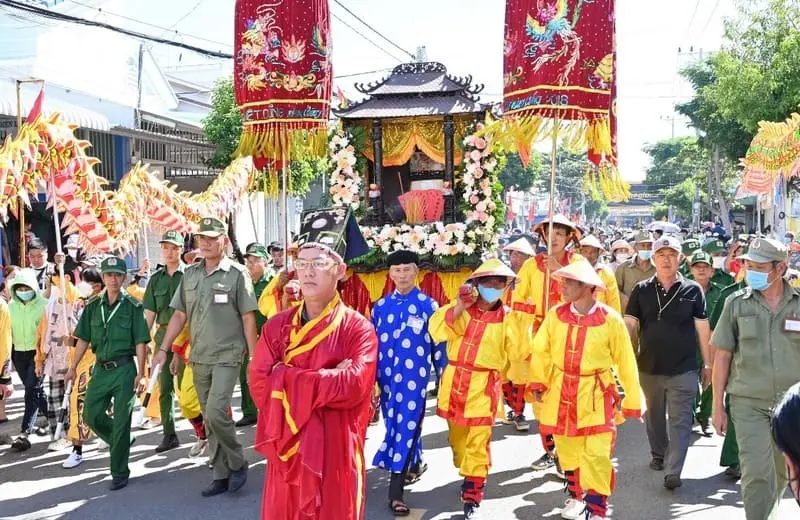 Lễ hội Nghinh &Ocirc;ng Cần Giờ: Bản sắc văn h&oacute;a rực rỡ miền biển 5