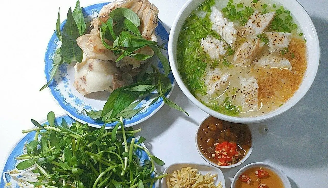 Chuẩn vị miền T&acirc;y với Ch&aacute;o c&aacute; l&oacute;c chợ V&ograve;ng Nhỏ 10
