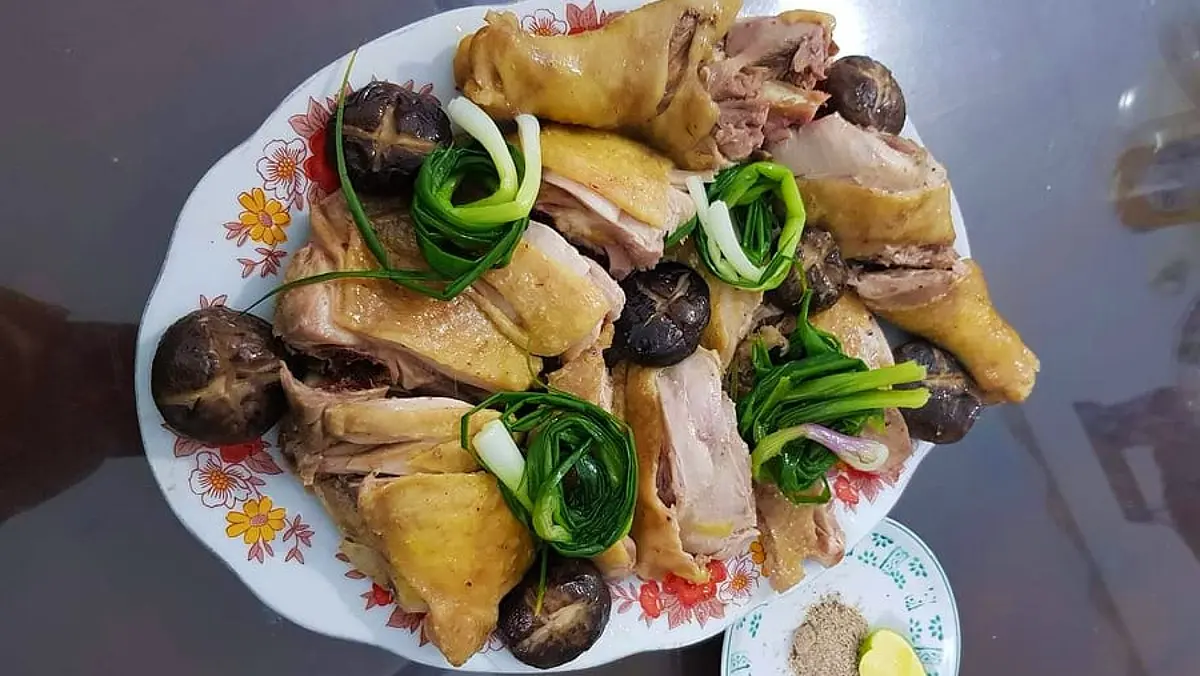 C&ograve;n g&igrave; bằng thưởng thức đặc sản g&agrave; sao tại qu&aacute;n Bia Bom 2