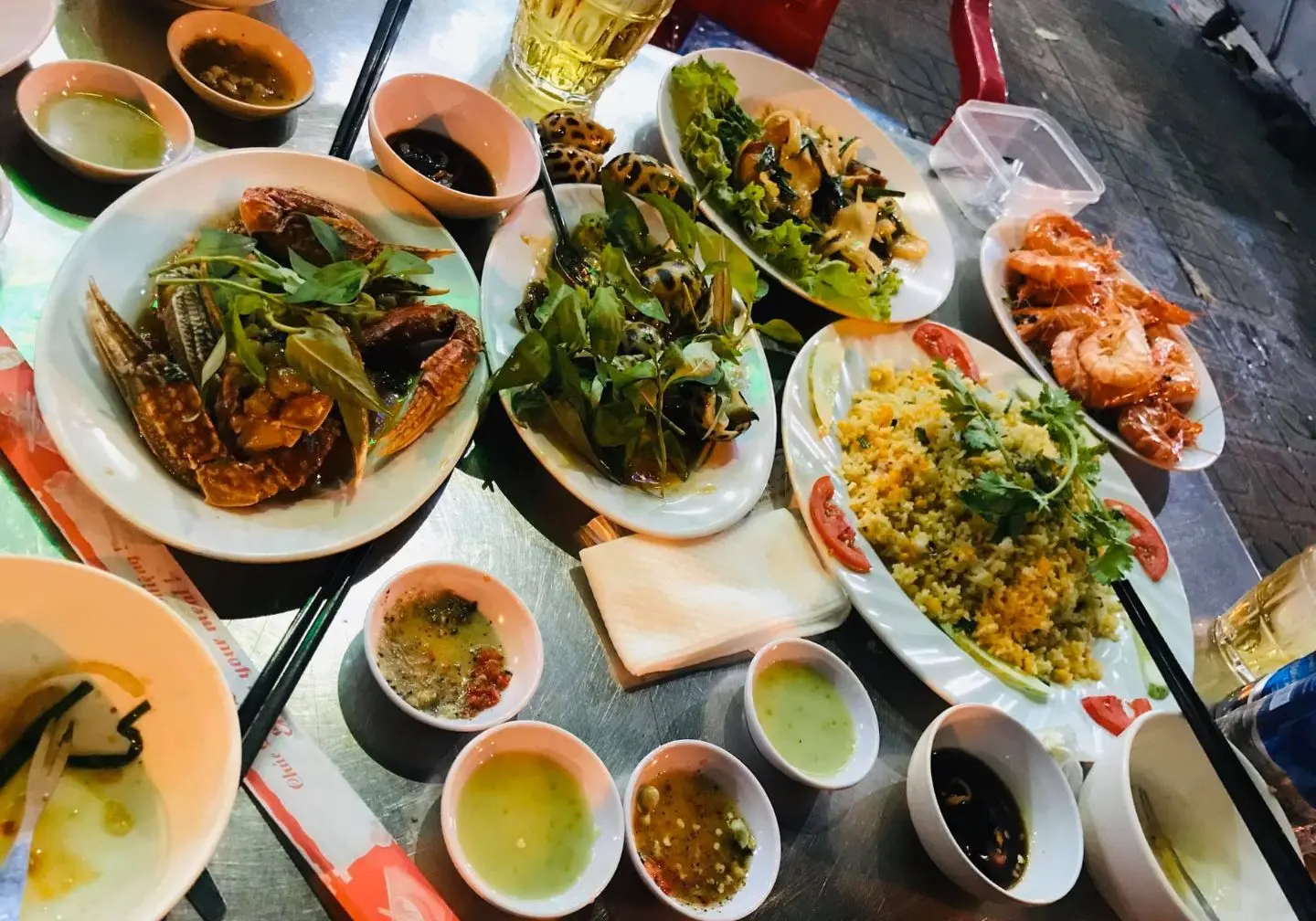 Gh&eacute; qu&aacute;n Hải sản Ho&agrave;ng Th&agrave;nh, thử ngay hải sản view s&ocirc;ng 9