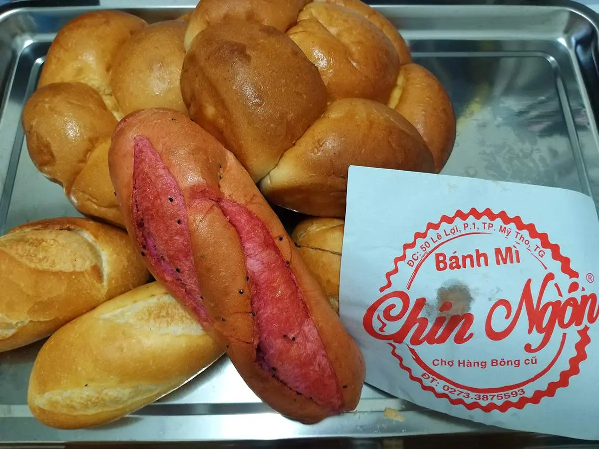 Hương vị thơm ngon 50 năm tại Qu&aacute;n b&aacute;nh m&igrave; Ch&iacute;n Ng&oacute;n 5