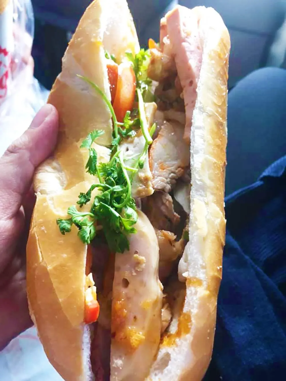 Hương vị thơm ngon 50 năm tại Qu&aacute;n b&aacute;nh m&igrave; Ch&iacute;n Ng&oacute;n 3