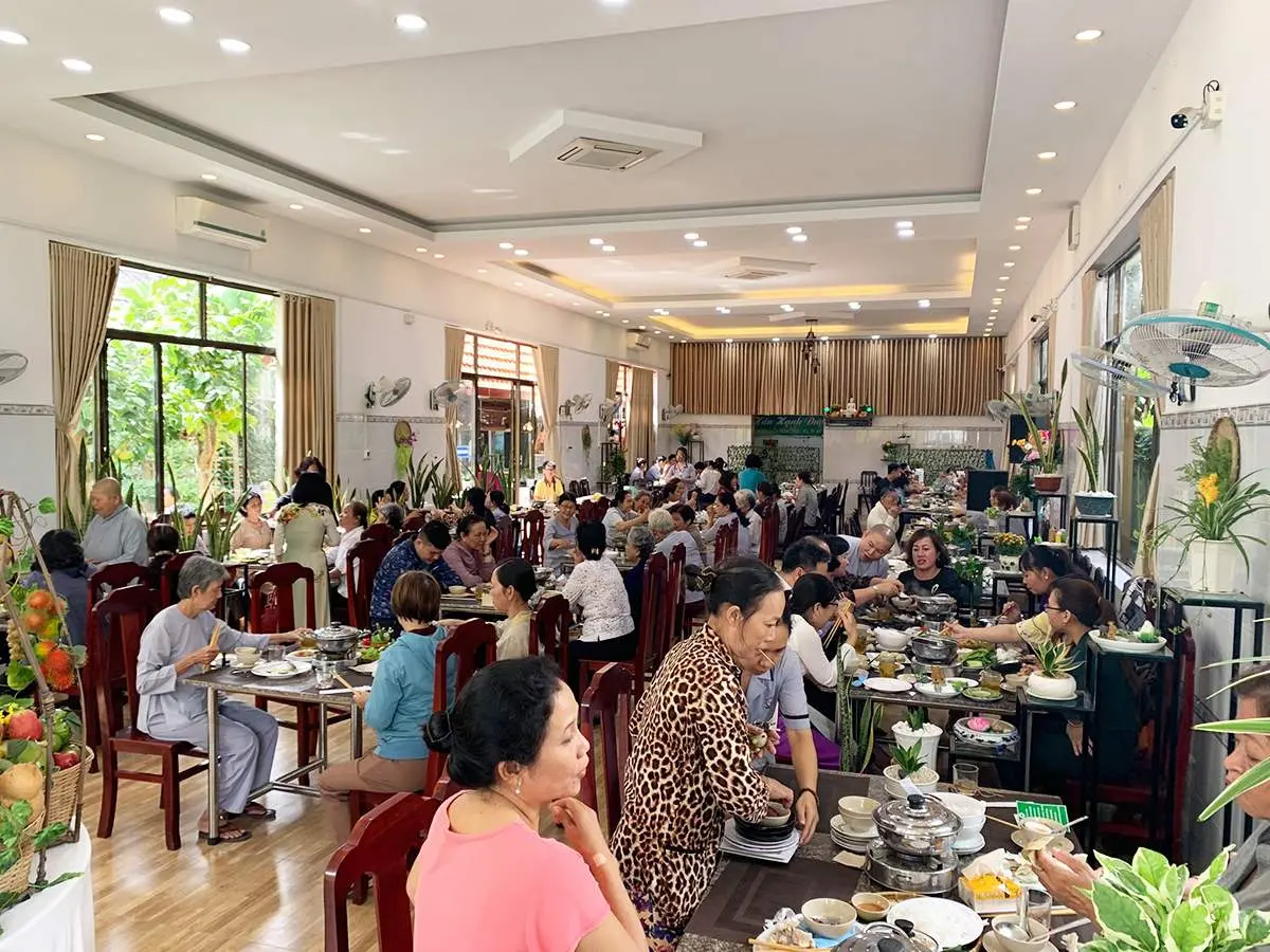 Thưởng thức hương vị ngon bổ rẻ tại Qu&aacute;n hủ tiếu chay Bồ Đề 5