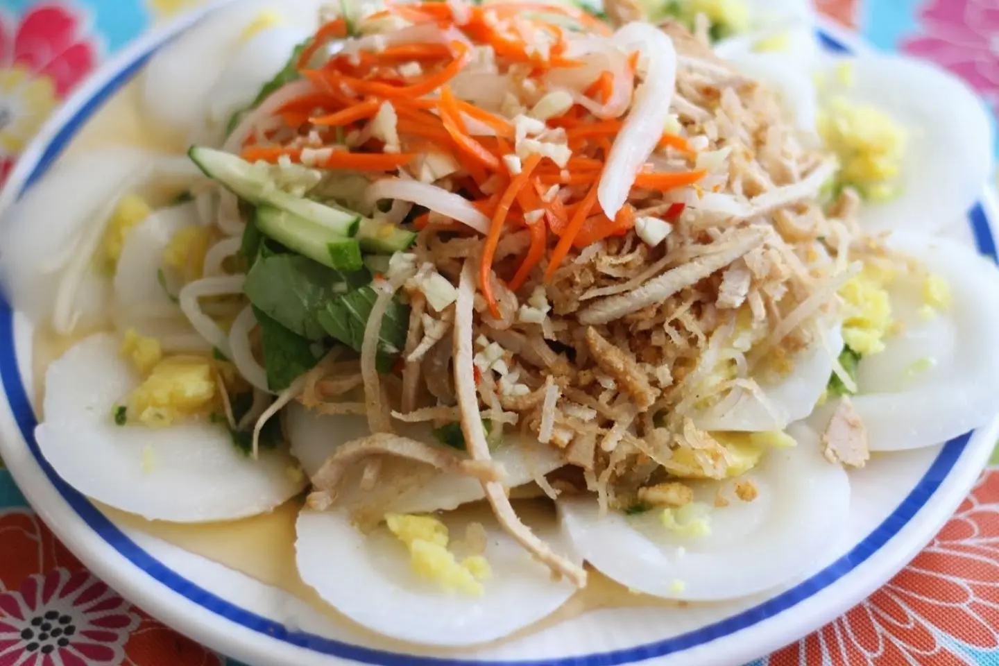Thưởng thức hương vị qu&ecirc; mặn m&agrave; với qu&aacute;n B&aacute;nh b&egrave;o chợ H&agrave;ng B&ocirc;ng 5