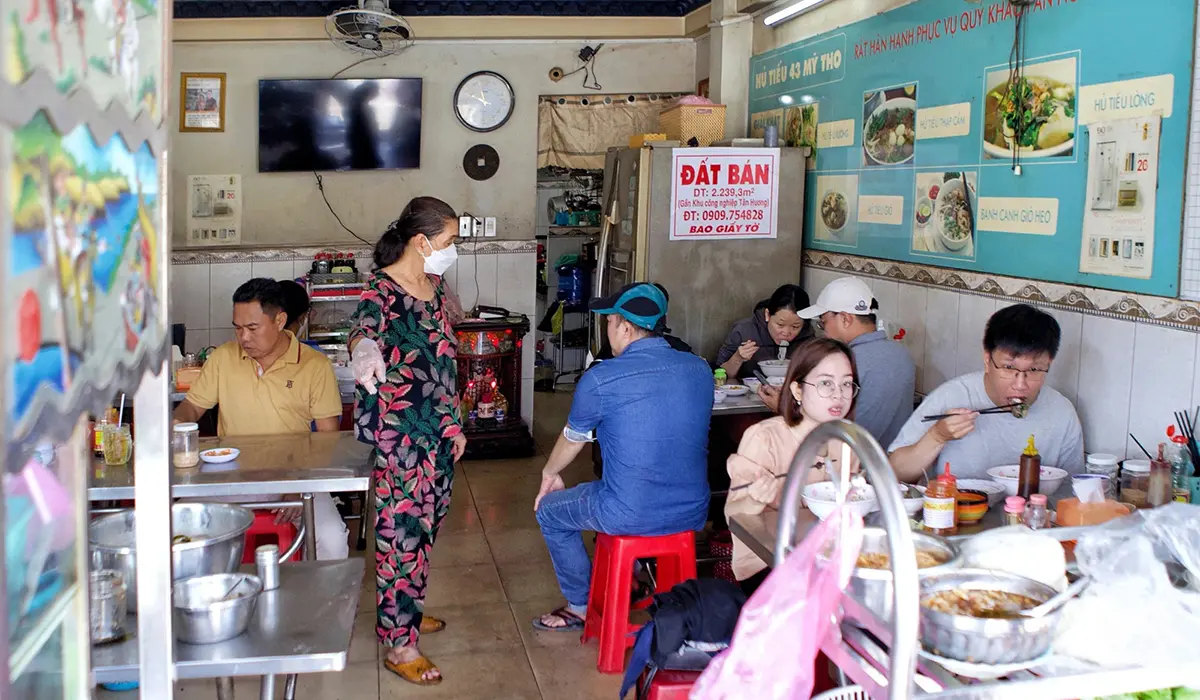 Về Tiền Giang gh&eacute; Qu&aacute;n hủ tiếu T&aacute;m L&agrave;i nổi tiếng 2