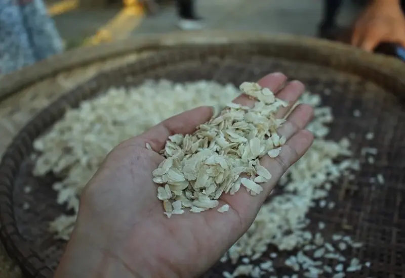Cốm dẹp Trà Vinh: Đặc sản nổi tiếng bao đời của người Khmer 5