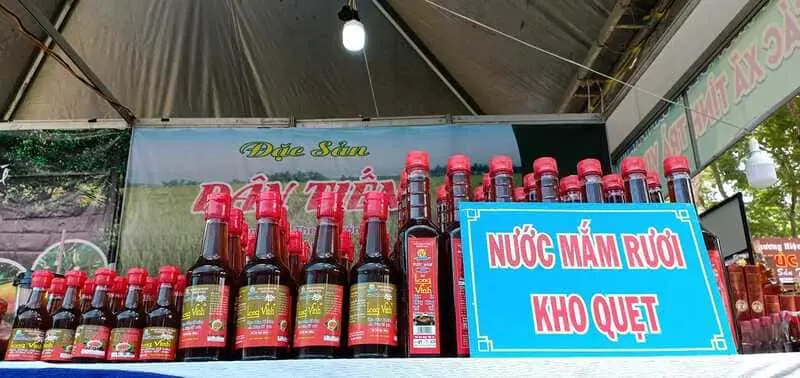 Nước mắm rươi Tr&agrave; Vinh, đặc sản g&acirc;y thương nhớ v&ugrave;ng Duy&ecirc;n Hải 6