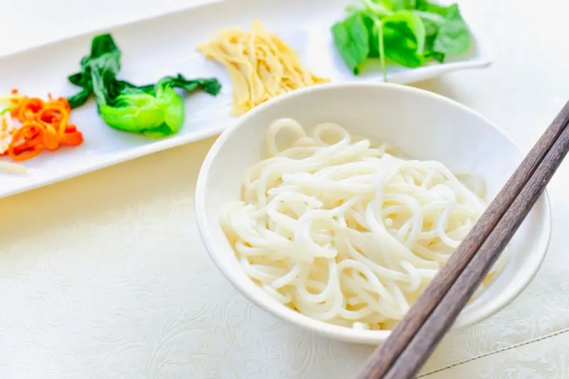 B&uacute;n qua cầu: M&oacute;n ngon độc đ&aacute;o từ c&aacute;i t&ecirc;n đến hương vị 5