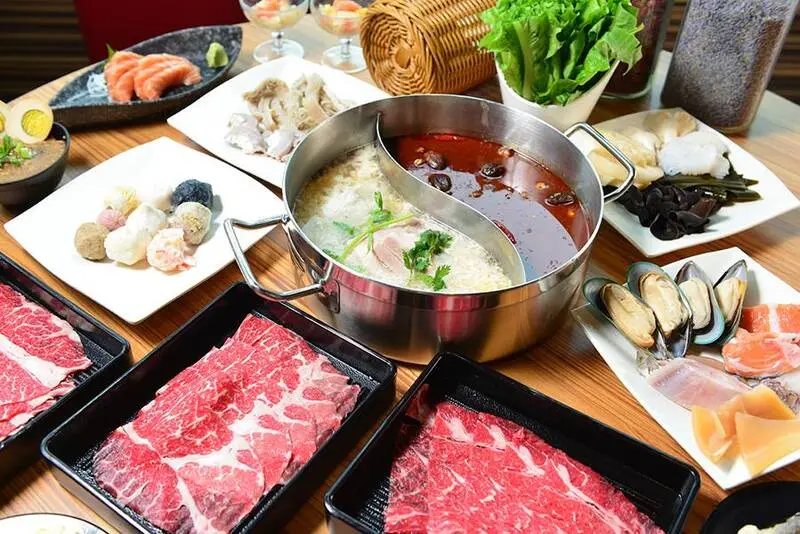 Lẩu uy&ecirc;n ương: Hương vị l&atilde;ng mạn trong nồi lẩu hai ngăn 8