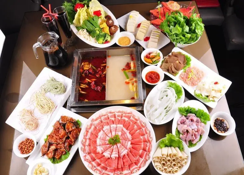 Lẩu uy&ecirc;n ương: Hương vị l&atilde;ng mạn trong nồi lẩu hai ngăn 5