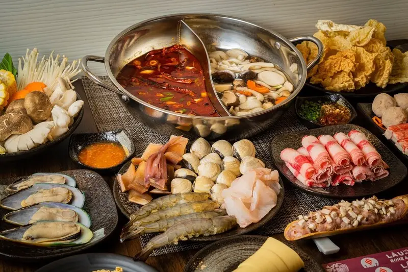 Lẩu uy&ecirc;n ương: Hương vị l&atilde;ng mạn trong nồi lẩu hai ngăn 3