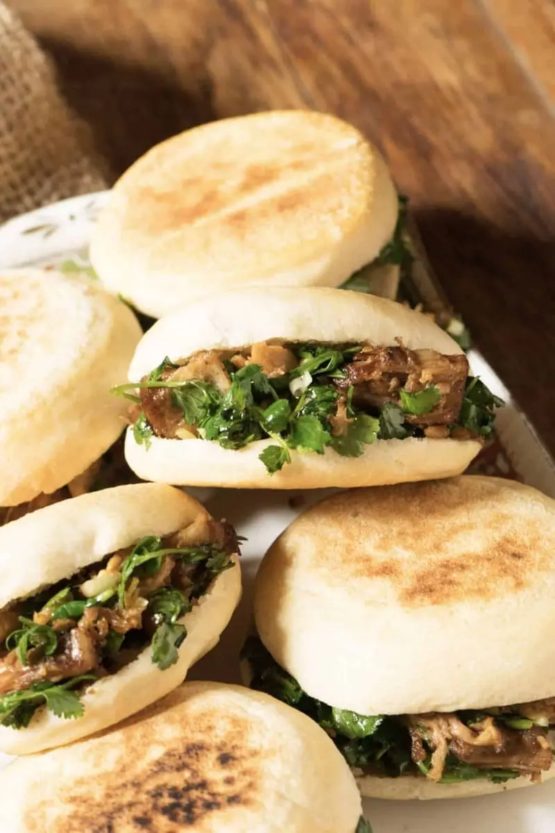 Thưởng thức Rou Jia Mo, bánh mì kẹp nức tiếng phố phường Tây An 7