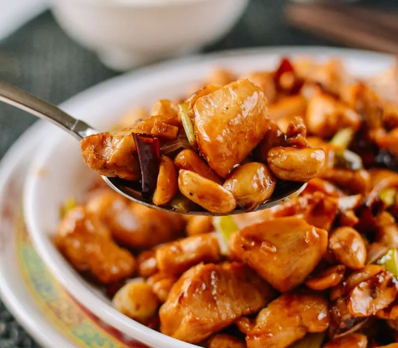Gà Cung Bảo: Hương vị Tứ Xuyên đậm đà chinh phục thế giới
