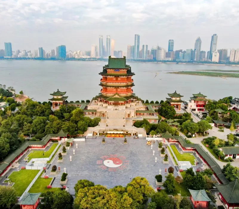 Có một Đằng Vương Cát sừng sững giữa trung tâm Nam Xương