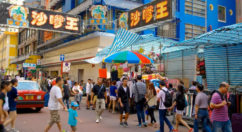 Chợ Qu&yacute; B&agrave; Mongkok: Thi&ecirc;n đường mua sắm nổi tiếng tại Hong Kong 3