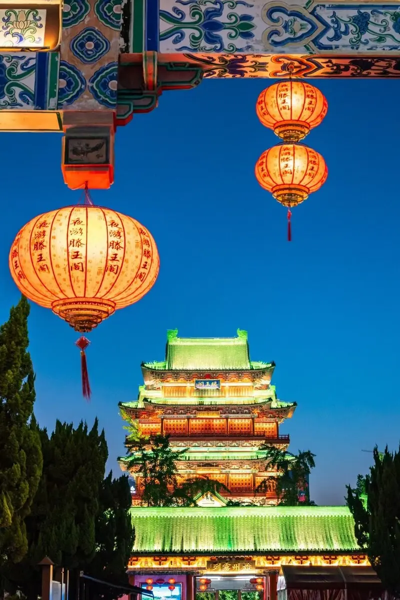 C&oacute; một Đằng Vương C&aacute;t sừng sững giữa trung t&acirc;m Nam Xương 4