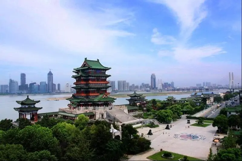 C&oacute; một Đằng Vương C&aacute;t sừng sững giữa trung t&acirc;m Nam Xương 6