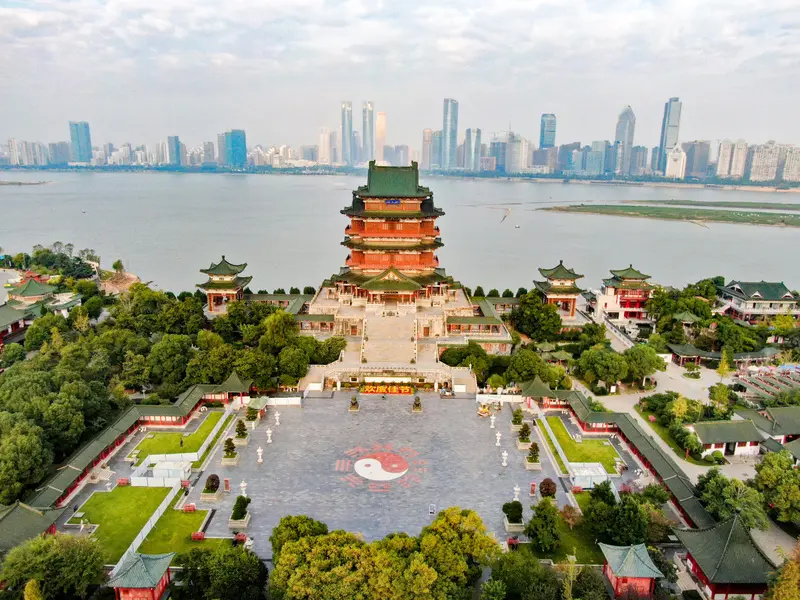 C&oacute; một Đằng Vương C&aacute;t sừng sững giữa trung t&acirc;m Nam Xương 2