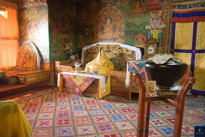 Cung điện Potala, t&ograve;a th&agrave;nh văn h&oacute;a Phật gi&aacute;o tại T&acirc;y Tạng 8