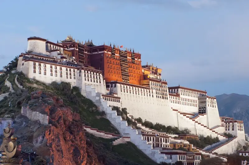 Cung điện Potala, t&ograve;a th&agrave;nh văn h&oacute;a Phật gi&aacute;o tại T&acirc;y Tạng 3