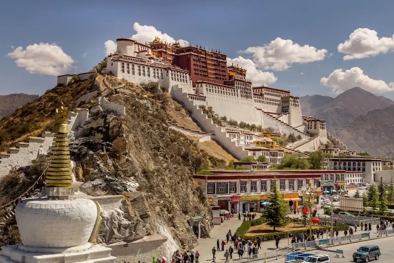 Cung điện Potala, t&ograve;a th&agrave;nh văn h&oacute;a Phật gi&aacute;o tại T&acirc;y Tạng 2