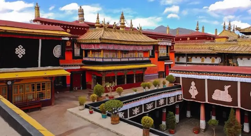 Cung điện Potala, t&ograve;a th&agrave;nh văn h&oacute;a Phật gi&aacute;o tại T&acirc;y Tạng 14