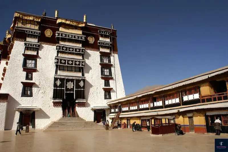 Cung điện Potala, t&ograve;a th&agrave;nh văn h&oacute;a Phật gi&aacute;o tại T&acirc;y Tạng 13
