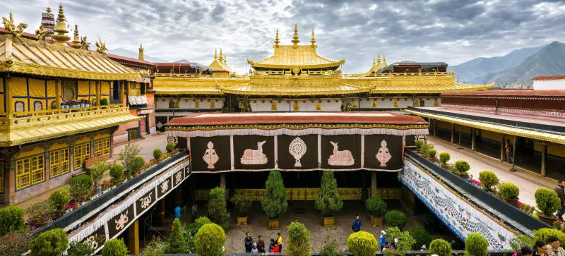 Du lịch T&acirc;y Tạng kh&aacute;m ph&aacute; th&aacute;nh địa Lhasa linh thi&ecirc;ng 8