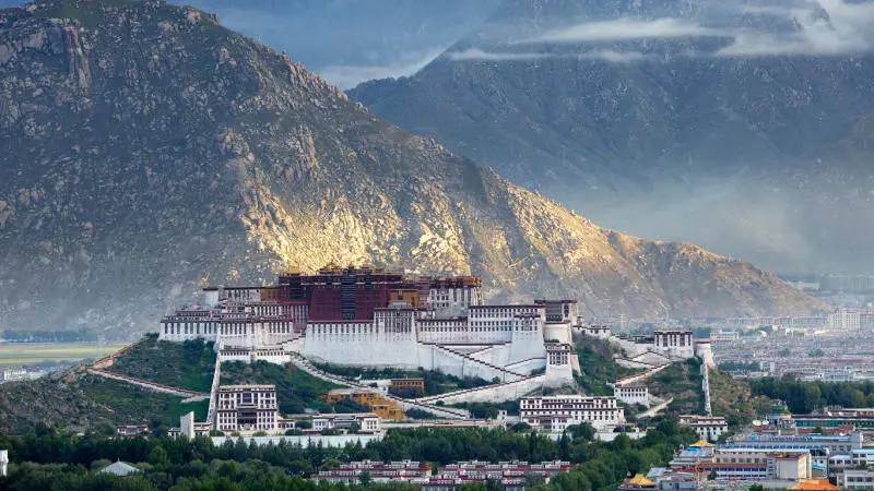 Du lịch T&acirc;y Tạng kh&aacute;m ph&aacute; th&aacute;nh địa Lhasa linh thi&ecirc;ng 4