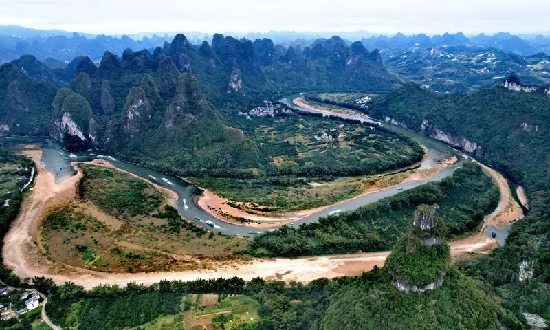 Dương S&oacute;c cổ trấn b&igrave;nh y&ecirc;n b&ecirc;n d&ograve;ng s&ocirc;ng Li Trung Quốc 5