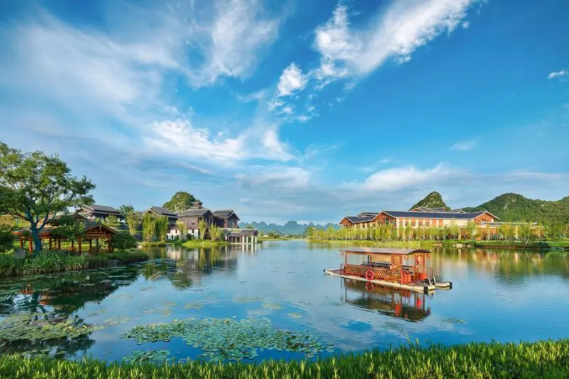 Dương S&oacute;c cổ trấn b&igrave;nh y&ecirc;n b&ecirc;n d&ograve;ng s&ocirc;ng Li Trung Quốc 4