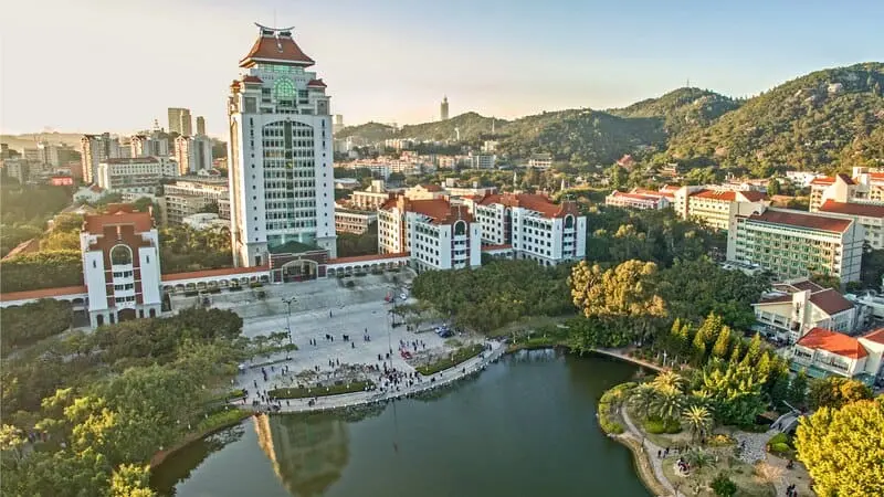 Hạ M&ocirc;n Trung Quốc, đ&ocirc; thị xứ biển mang vẻ đẹp ngọt ng&agrave;o 2