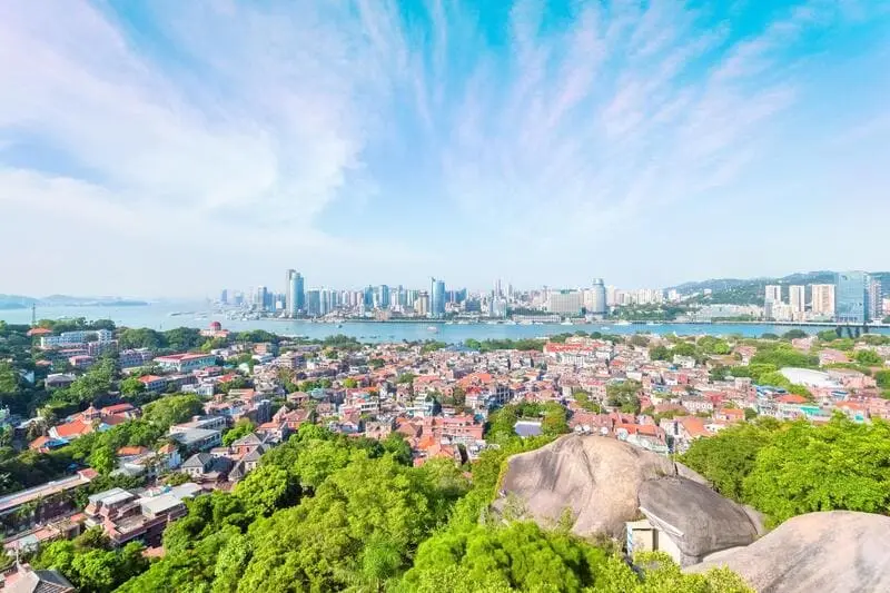 Hạ M&ocirc;n Trung Quốc, đ&ocirc; thị xứ biển mang vẻ đẹp ngọt ng&agrave;o 7